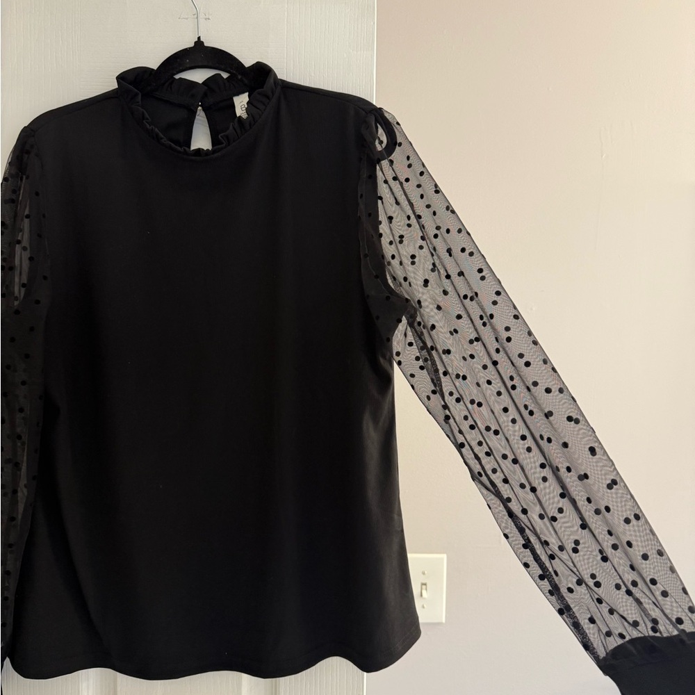 Chic Black Polka Dot Sleeve Blouse